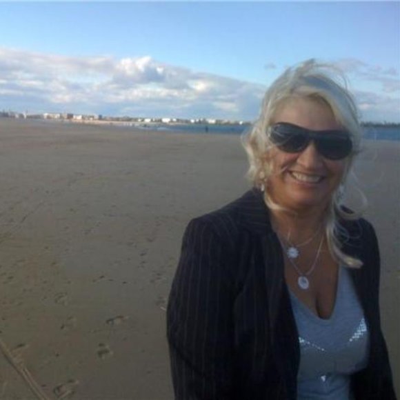 Meet your Posher, Rachel - Picture 2 of 2